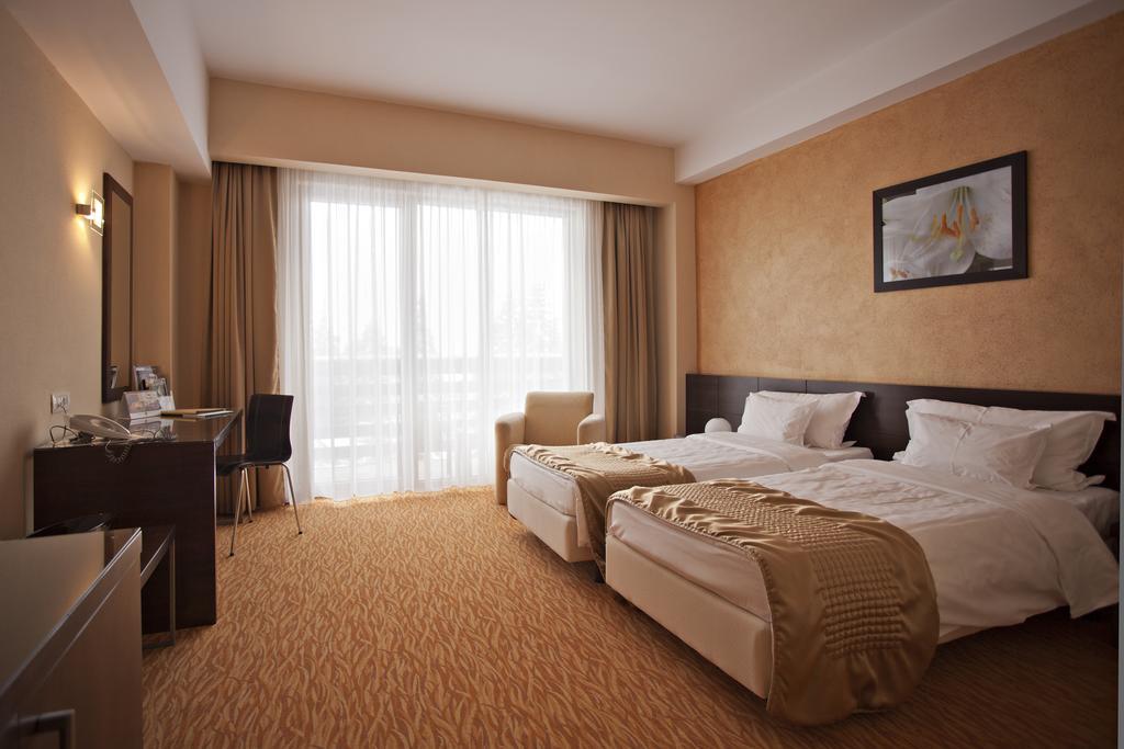 Hotel Clermont Covasna Exterior photo