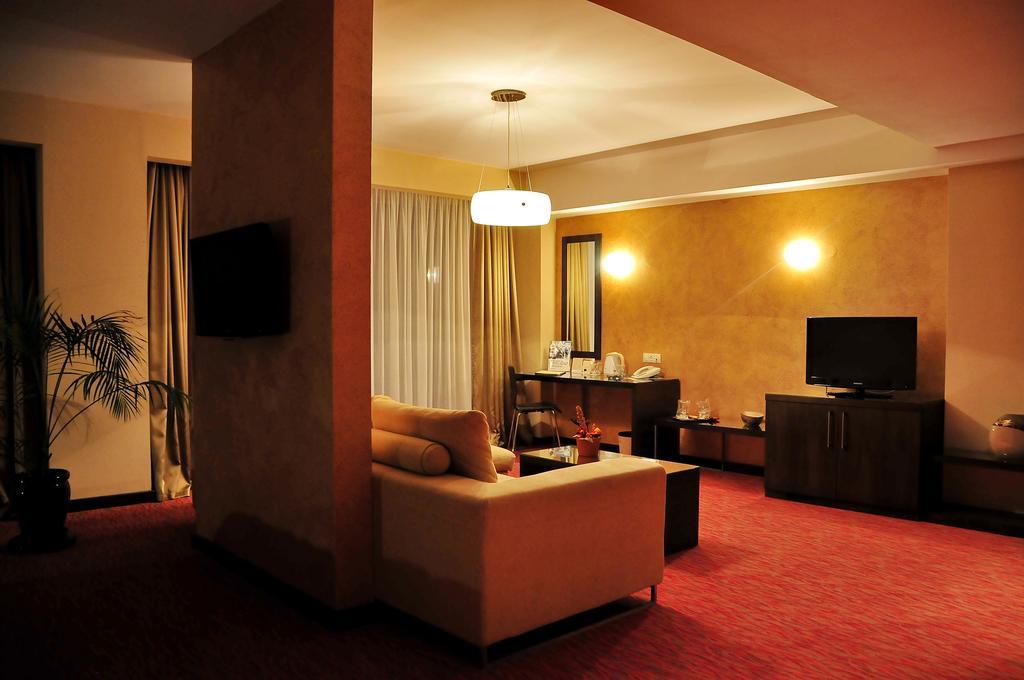 Hotel Clermont Covasna Exterior photo