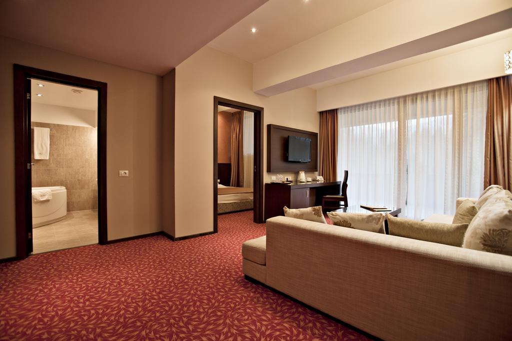 Hotel Clermont Covasna Exterior photo