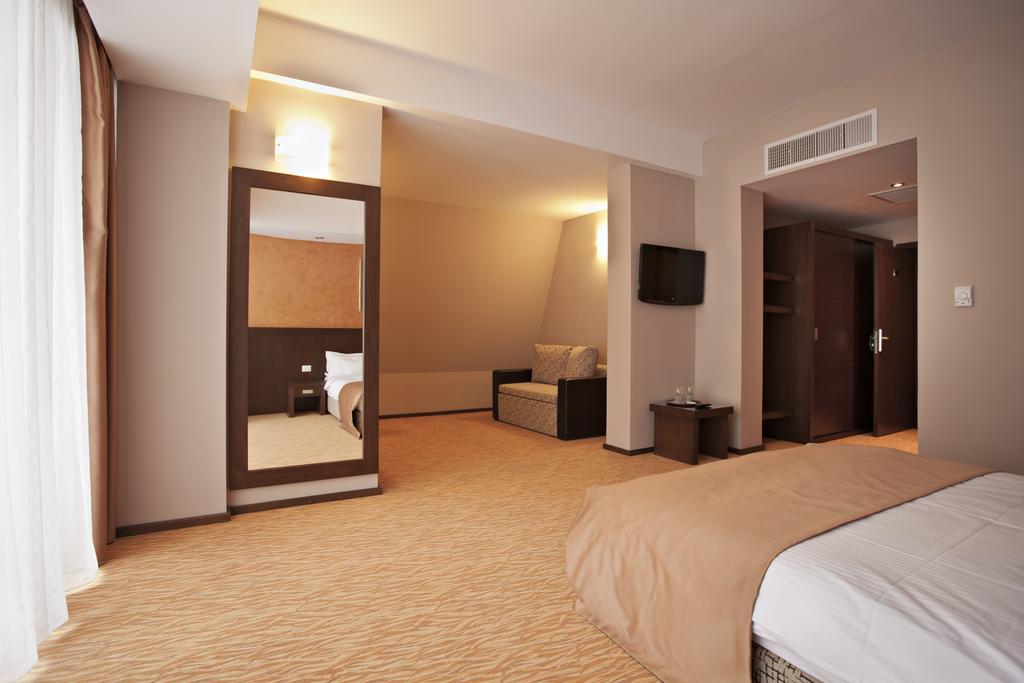 Hotel Clermont Covasna Exterior photo